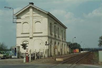 EKE NAZARETH  80-3555.jpg